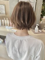 ナナローネス(nana loness)&nbsp;吉原朱音　レイヤーボブ　くびれレイヤー