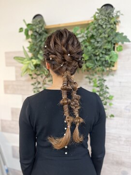 ロカット サロン(Roquat Salon) ツインあみおろしアレンジ【ヘアセット/卒業式袴着付け/立川】