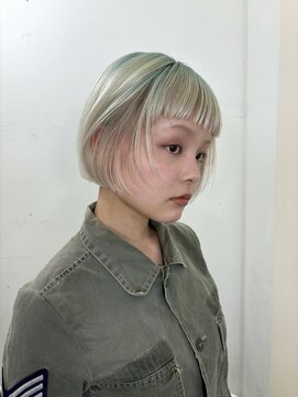 レコ 渋谷(LECO) ミントグリーンのルーツカラーハイトーンボブ