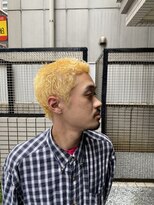 ウェルネス(Wellness)&nbsp;金髪ショート　スパイキーショート