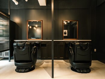 ザマンリバレッジニューヨーク(THE MAN LeverageNewYork)の写真/半個室のプライベートサロン.落ち着いたシックな店内は,大人男性が心からくつろげるラグジュアリーな空間＊
