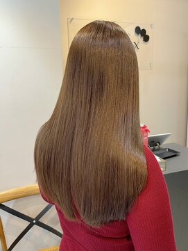 ディーエックス スリー(Dxxxx III) ミルクティーベージュ