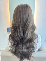 ジーナ  札幌大通(Zina)&nbsp;美髪＊くすみオリーブベージュ＊ゆるふわカール＊Zina札幌大通