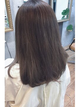 ココ ヘアーワークス(Co'Co hair works) 切りっぱなしセミロング