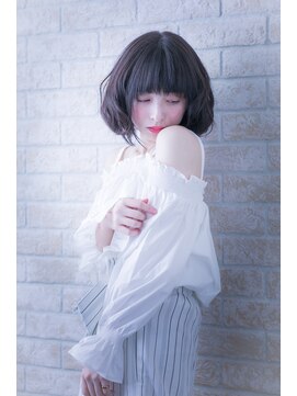 エルデ ナインズ ヘアー スタンド 川口店(elde 9's HAIR STAND) グレージュひし形シルエットの大人かわいい切りっぱなしボブ