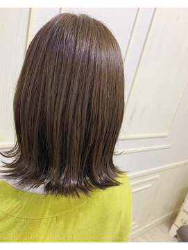 ヘアアンドメイクグラチア(HAIR and MAKE GRATIAE) 外ハネボブ