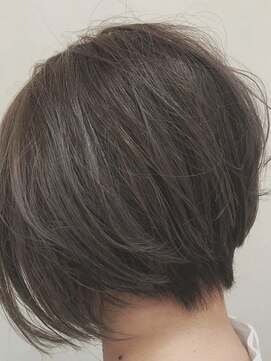 アリクア(Aliqua) 前下がりショート