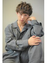 ノーラン(NoLan)&nbsp;甘さだけじゃないドライな一面もあるメンズパーマ