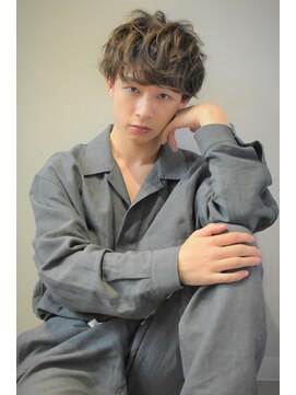 ノーラン(NoLan) 甘さだけじゃないドライな一面もあるメンズパーマ