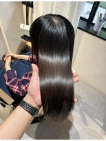 リラエ(Lyrae)&nbsp;縮毛矯正/髪質改善/美髪カラー/トリートメント【大阪/西梅田】