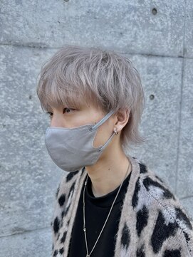 スリー(three) smoky gray × wolf