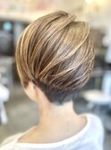 60代 小顔ショートグラデーション丸みヘア
