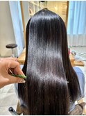 うる艶ストレートロングヘア