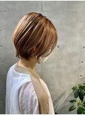 前下がりショート　ピンクベージュ　ハイライト
