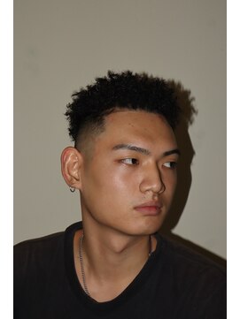 オーディナリーバーバープレース(Ordinary Barber Place) 高円寺/スキンフェード/針金パーマ