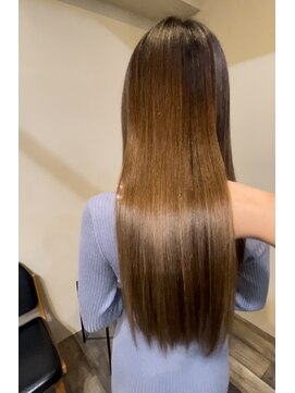 シーン(seen.) 艶髪になる縮毛矯正【平】
