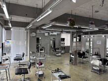 サロンティティ(salon titi)の雰囲気（シンプルな内装で雰囲気が良いです♪）