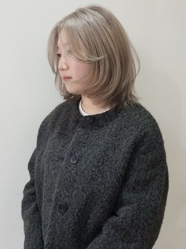 ニコフクオカヘアーメイク(NIKO Fukuoka Hair Make) [NIKO]レイヤーボブ/ハイトーンボブ/ホワイトベージュ