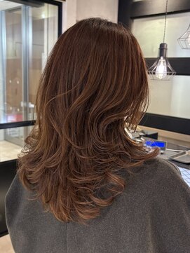 ザザ シンジュク(ZA/ZA shinjuku) ミディアムレイヤー|新宿 美容室 レイヤーカット