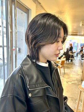 エクテ(ecouter) ミディアムレイヤーメンズライクショートウルフ