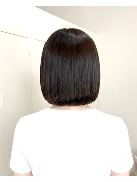 ロッカ(ROCCA) 丸みストレートボブ