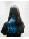 アクアブルーインナーカラー【Zina新宿　木暮　莉茉奈】