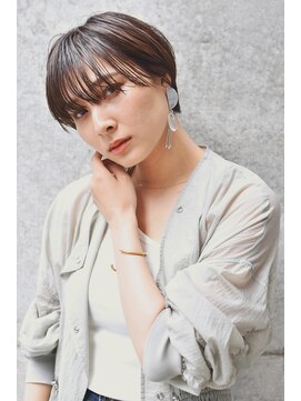 メーヴェ(Mowen) mowen 南堀江　くびれショート×ウォームブラウン×骨格矯正