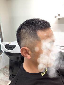 カットアンドビューティ ムーン(MOON) ソフトモヒカン