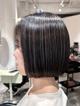 ストレータ バイ マリオ(Strata by mario) 〈宮本〉ミニボブ×コントラストハイライト