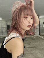 カルテ(QUARTE) 淡いピンクベージュとレイヤーカット