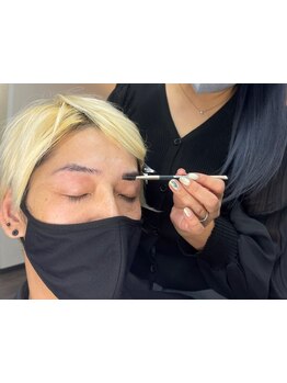 《NEW OPEN》SNSで話題の眉毛施術[ハリウッドブロウリフト]で垢抜け眉に♪男性も女性も眉毛を楽しむ時代へ!