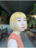 キュートなハイカラーボブ