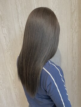 タブーセントラル(TABOO Central) グレージュカラー