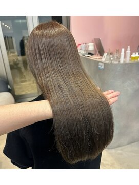 クム(kumu) レイヤー/前髪/顔周り/韓国/縮毛矯正/くびれ巻き/名古屋/栄