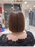 ボブ×縮毛矯正でまとまりを