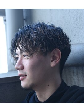 ザ オーダー(THE ORDER) ツイストスパイラルパーマ波巻きスパイラルパーマセンターパート