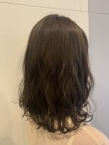 ニナル(Ninal)&nbsp;『グレージュ×毛束感』小顔ミディアムロブ☆イルミナカラー