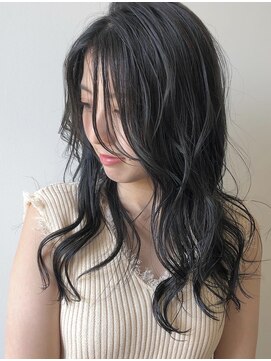 ウシワカマル ミライ(USHIWAKAMARU MIRAI) ツヤめく大人ブルージュ