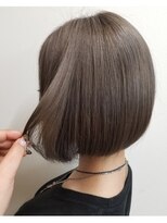 ウーマンピュア(WOMAN Pure) ダブルカラー　グレージュ　ボブ