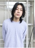 センターパートミディアムウルフ