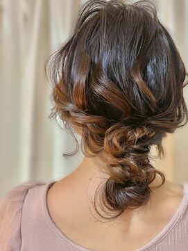 ミテ(MiTe) アレンジヘアセット　シニヨン　お呼ばれヘア　パーティーヘア