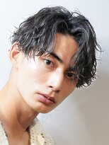 マッシュセンターパート波巻きツイストスパイラルパーマ黒髪
