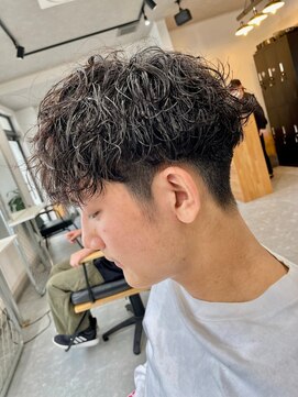 フゥ 宇都宮(FeU) 波巻きパーマメンズパーマメンズヘアツーブロックツイストパーマ
