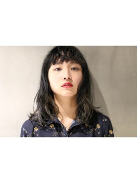 ヘアー アイス ルーチェ(HAIR ICI LUCE) インナーカラー 前髪パーマ ブルージュ ゆるふわ