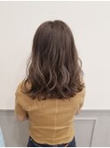 アッシュミルクティーミディアムゆるウエーブ☆