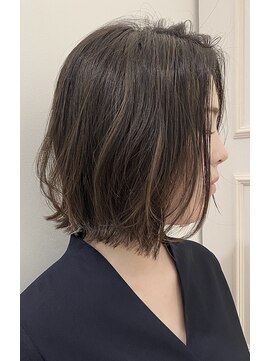 アイコニックナゴヤ(AIconic nagoya) 3Dボブベージュ#シルキーカラー#ダークグレージュ