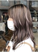 バレイヤージュ風シアーベージュカラー