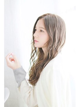 プティルカ(PutiLuca D.C.) 透け感たっぷりミックスグレージュカール