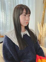 クリブ(crib) ダークネイビーカラーと切りっぱなしストレートヘアー