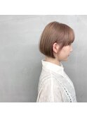 #顔まわりレイヤーボブ×ペールベージュ